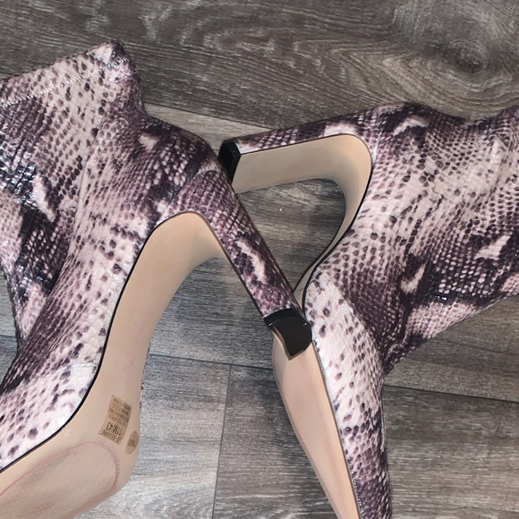 New! Jessica Simpson Python Boots - Picture 5 of 7